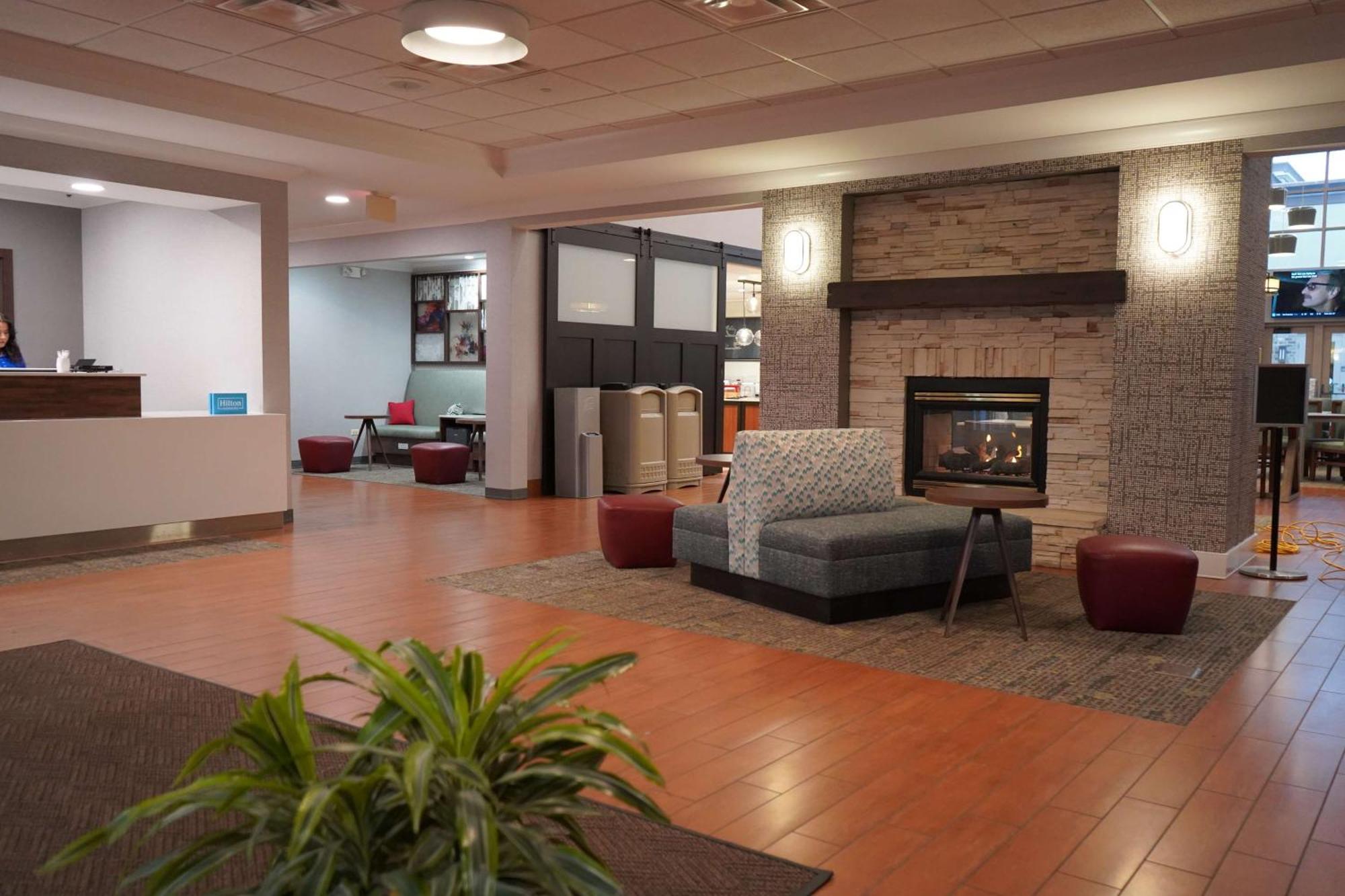 Hampton Inn & Suites Chicago/Aurora Esterno foto